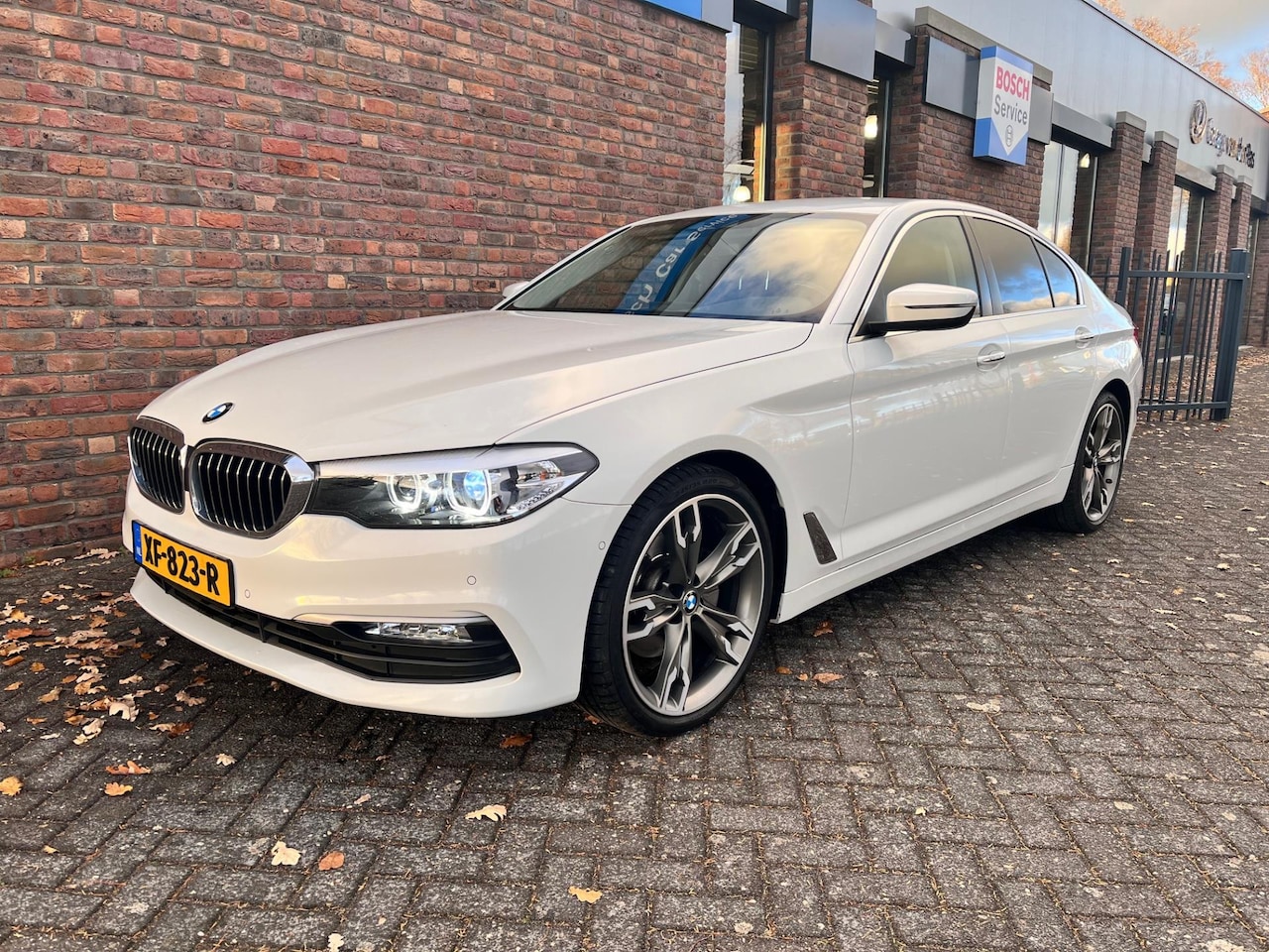 BMW 5-serie - 520d High Executive Leder Led Trekhaak 20 inch - AutoWereld.nl