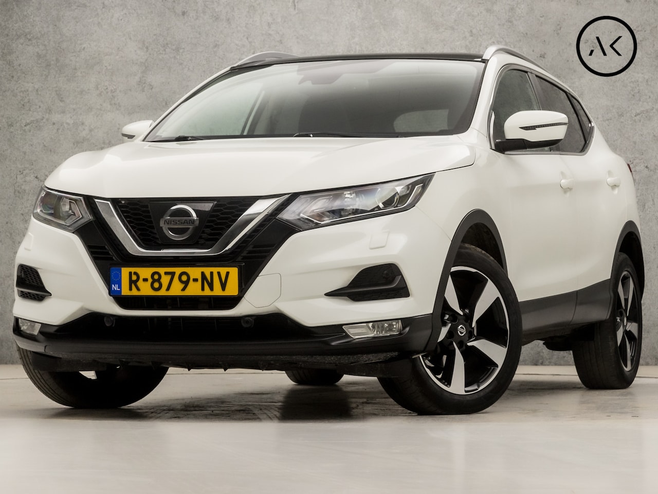 Nissan Qashqai - 1.2 N-Connecta Sport Automaat (PANORAMADAK, NAVIGATIE, CLIMATE, STOELVERWARMING, SPORTSTOE - AutoWereld.nl