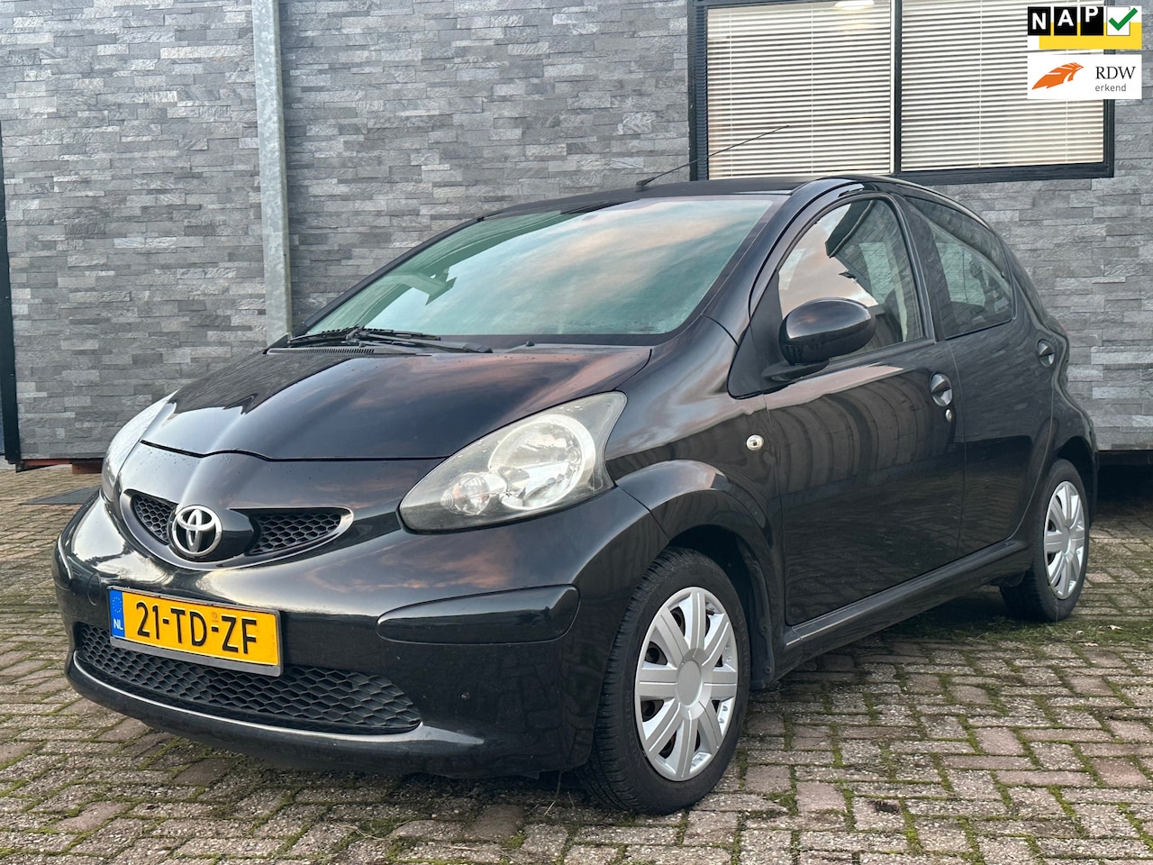 Toyota Aygo - 1.0-12V + 5 Deurs Elek Ramen Nap Nette Auto - AutoWereld.nl