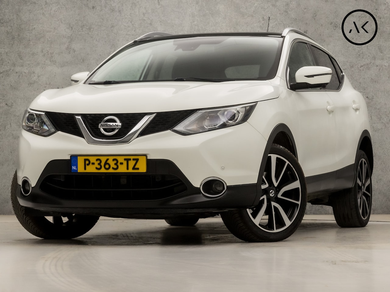 Nissan Qashqai - 1.2 Tekna Sport Automaat (PANORAMADAK, NAVIGATIE, 360 CAMERA, STOELVERWARMING, LEDER, ELEK - AutoWereld.nl