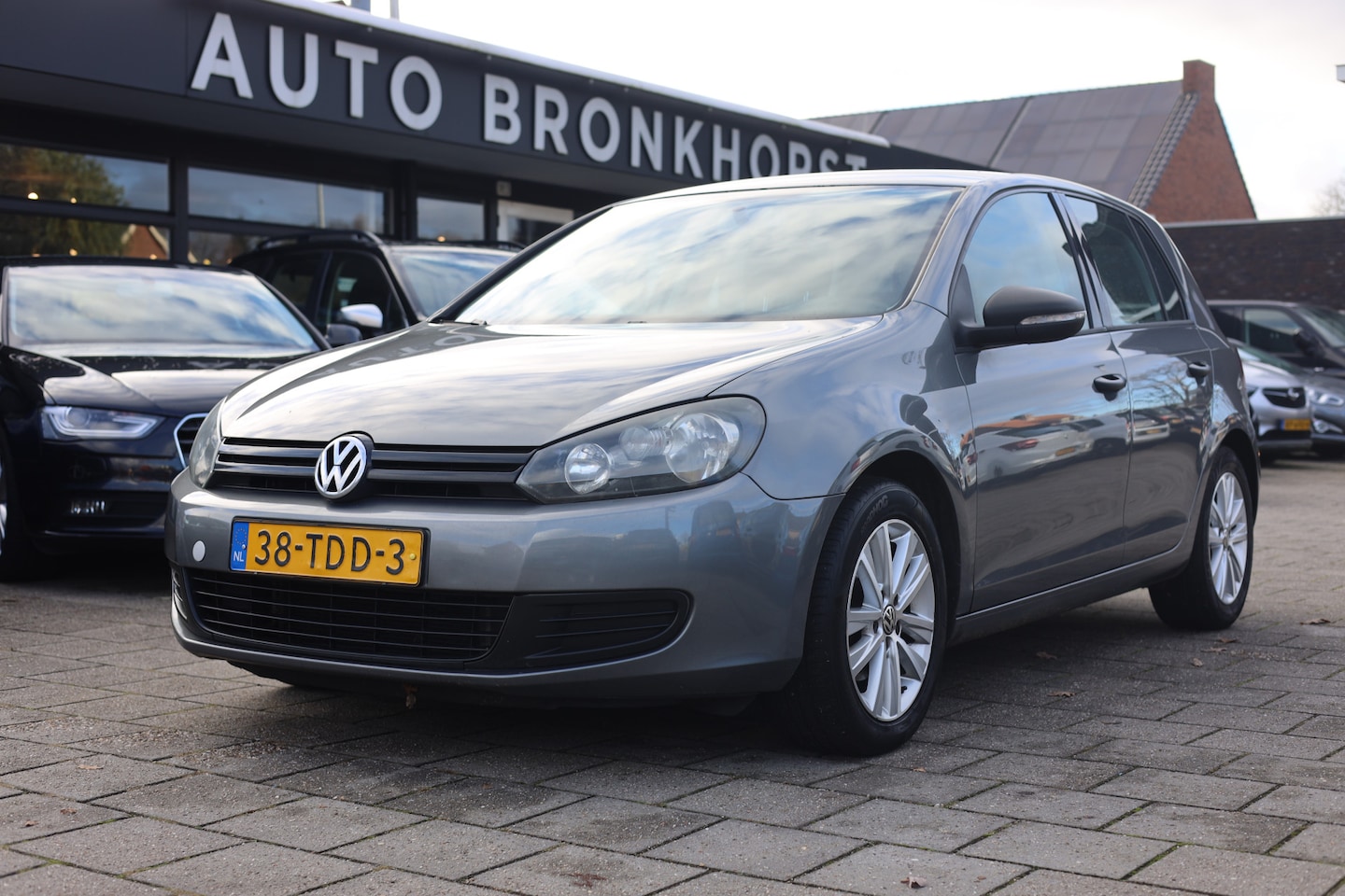 Volkswagen Golf - 1.2 TSI AIRCO | NAVI | TREKHAAK | KETTING VV - AutoWereld.nl