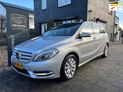 Mercedes-Benz B-klasse - 200 Ambition Automaat / Leer / Led