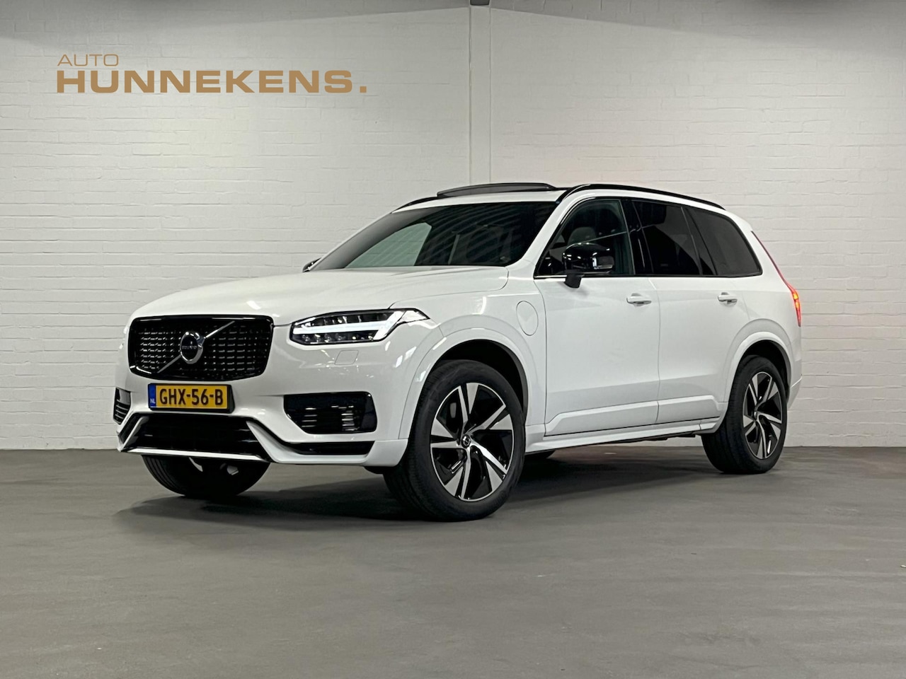 Volvo XC90 - Recharge T8 AWD R-Design | Longe Range | Adapt. C. | Open dak | Trekhaak | Keyless | BLIS - AutoWereld.nl