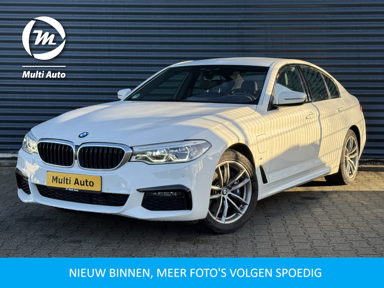 BMW 5-serie - 530e iPerformance eDrive M-Edition Plug In Hybrid PHEV | Head Up | Leder | Sfeerverlichtin - AutoWereld.nl