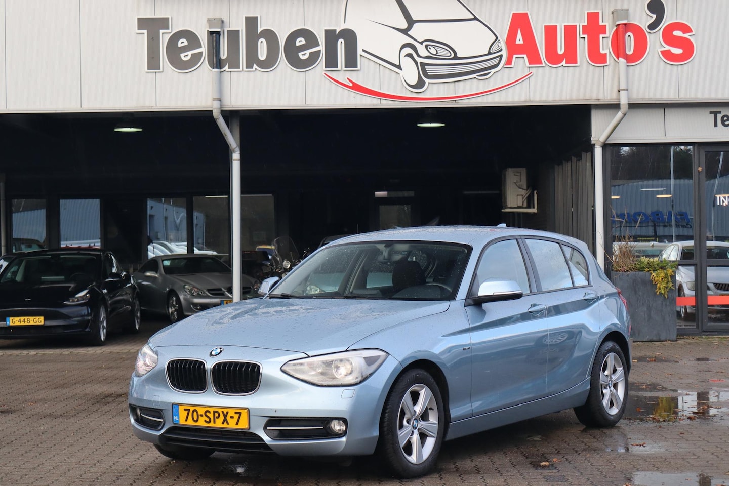 BMW 1-serie - 116i Business Navigatie, Cruise control, Lichtmetalen wielen, Elektrische ramen - AutoWereld.nl