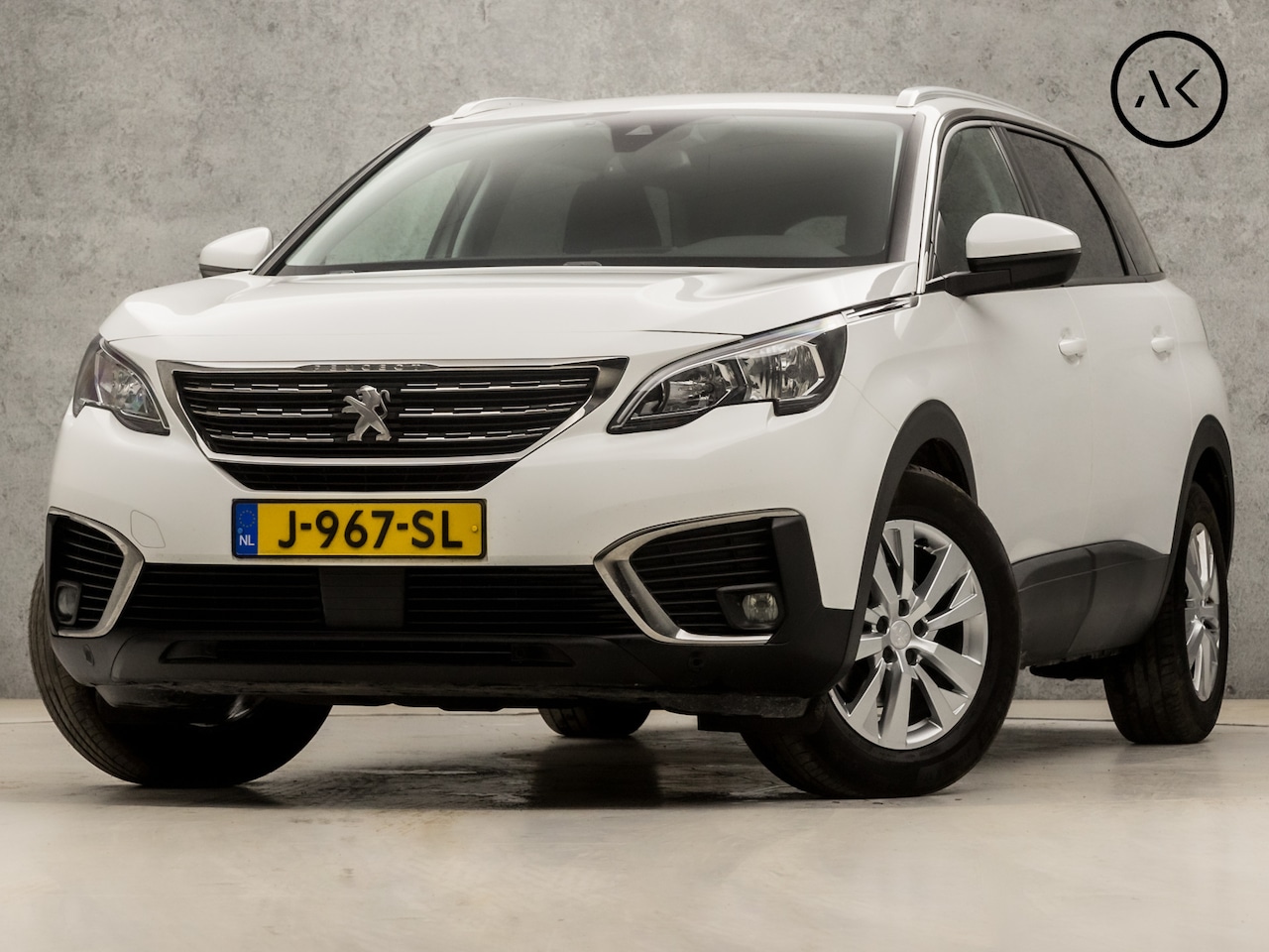 Peugeot 5008 - 1.2 PureTech Sport 7 Persoons Automaat (APPLE CARPLAY, GROOT NAVI, 360 CAMERA, GETINT GLAS - AutoWereld.nl