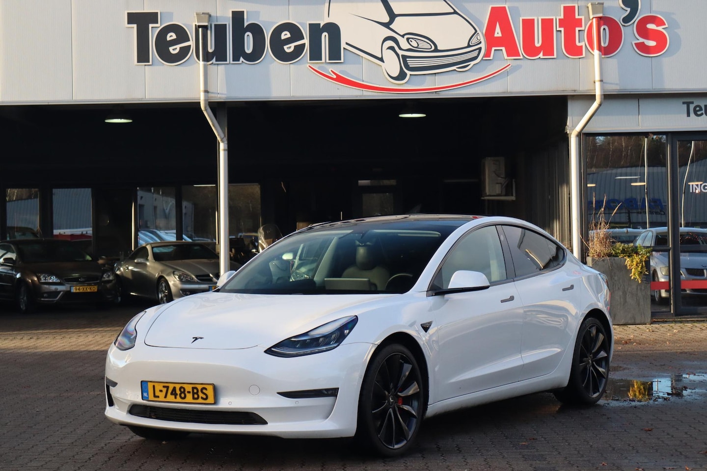 Tesla Model 3 - Performance AWD 75 kWh BTW Auto, Autopilot, Panormadak, Lederen interieur, Stoelverwarming - AutoWereld.nl