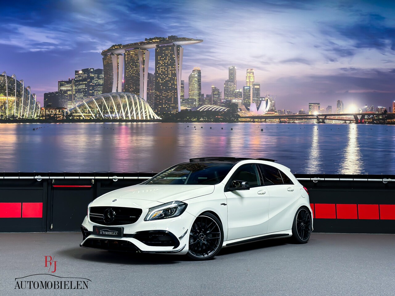 Mercedes-Benz A-klasse - AMG A45 4MATIC |Panorama|Sportuitlaat|Camera - AutoWereld.nl