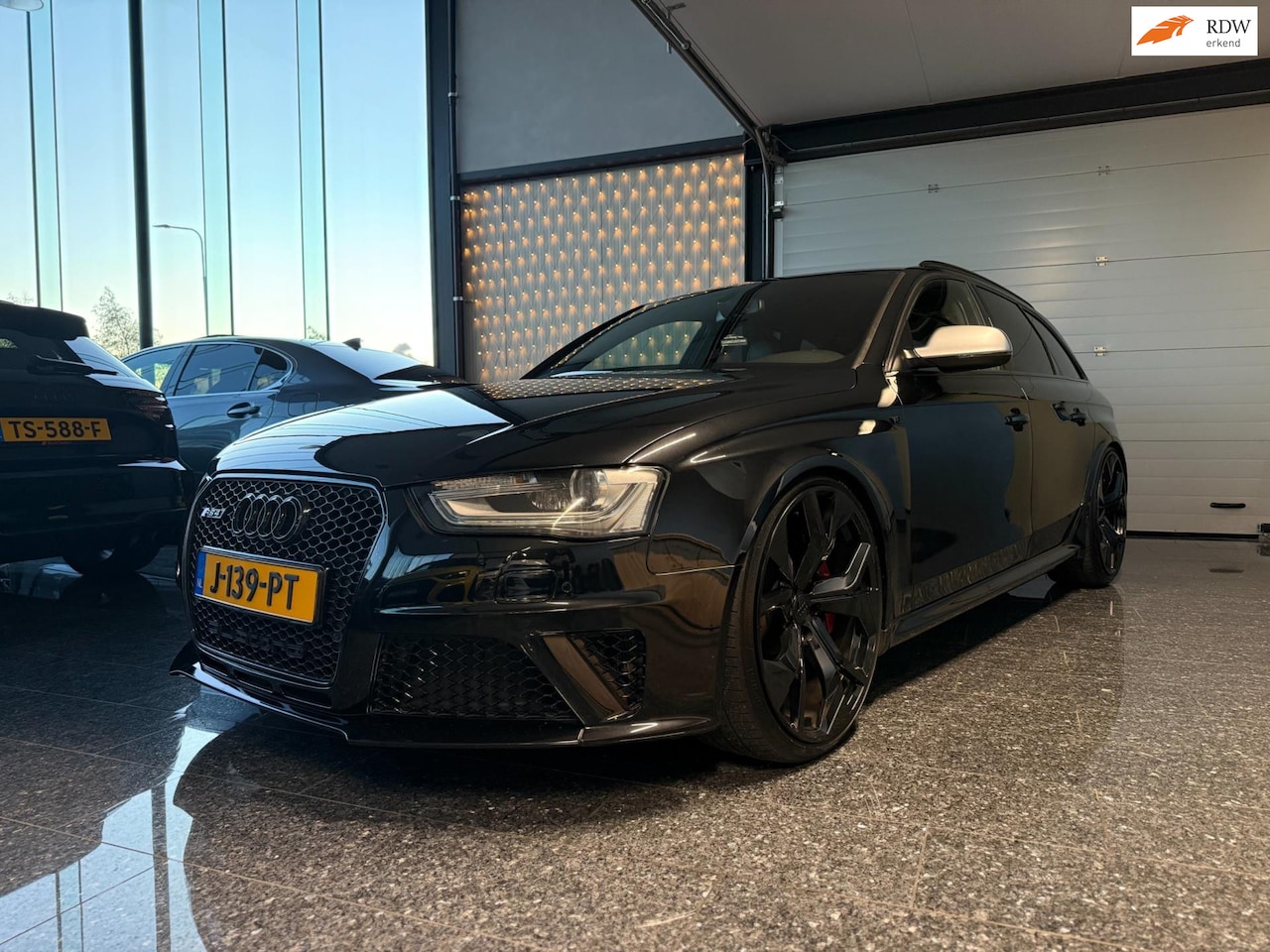 Audi A4 Avant - 4.2 FSI RS 4 Quattro 450PK 2012 Zwart Top staat! - AutoWereld.nl