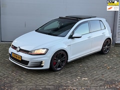 Volkswagen Golf - 2.0 TSI GTI Performance l Pano l Navi l Sport Interieur l Rijdt & Schakelt zeer goed l