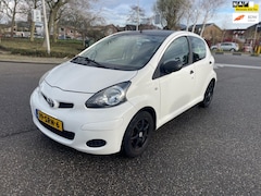 Toyota Aygo - 1.0-12V Now / airco / deurvergrendeling / lmv / nap