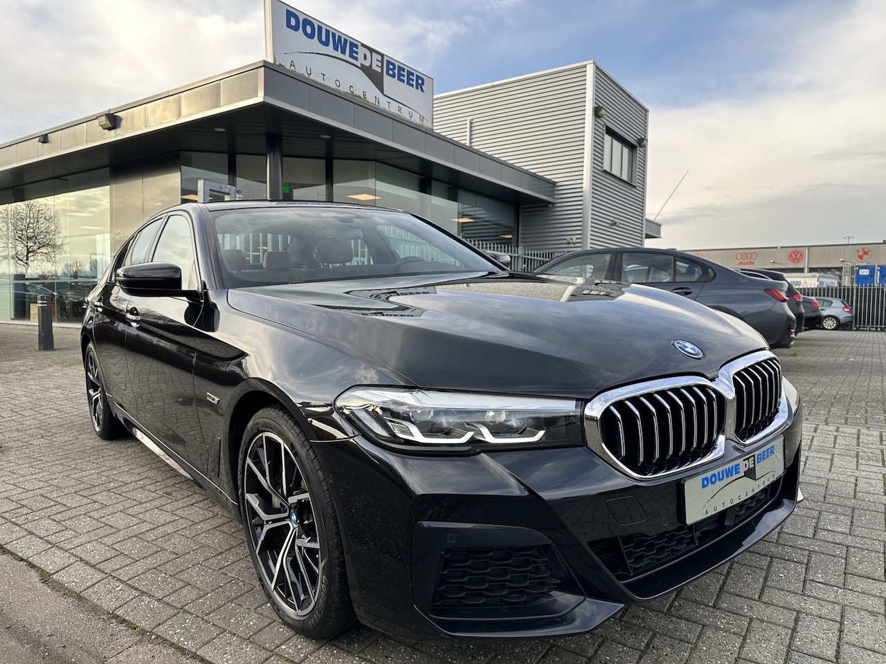 BMW 5-serie - 530e M Sport Adapt. Cruise | Spiegelpakket | Stuur & Stoelverw. | - AutoWereld.nl