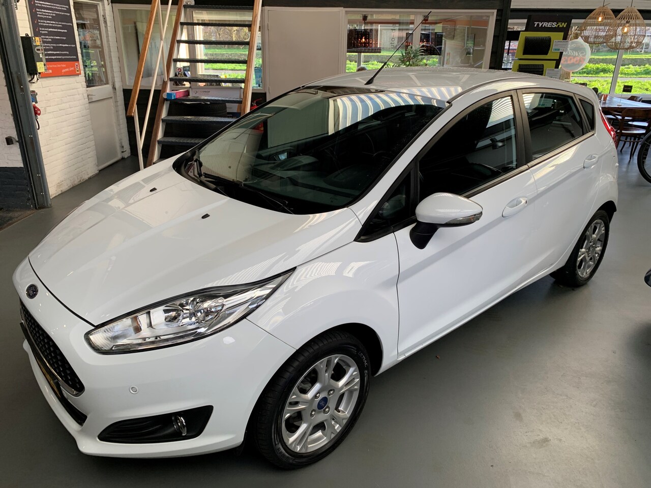 Ford Fiesta - 1.0 Style Ultimate Zeer nette en complete auto - AutoWereld.nl