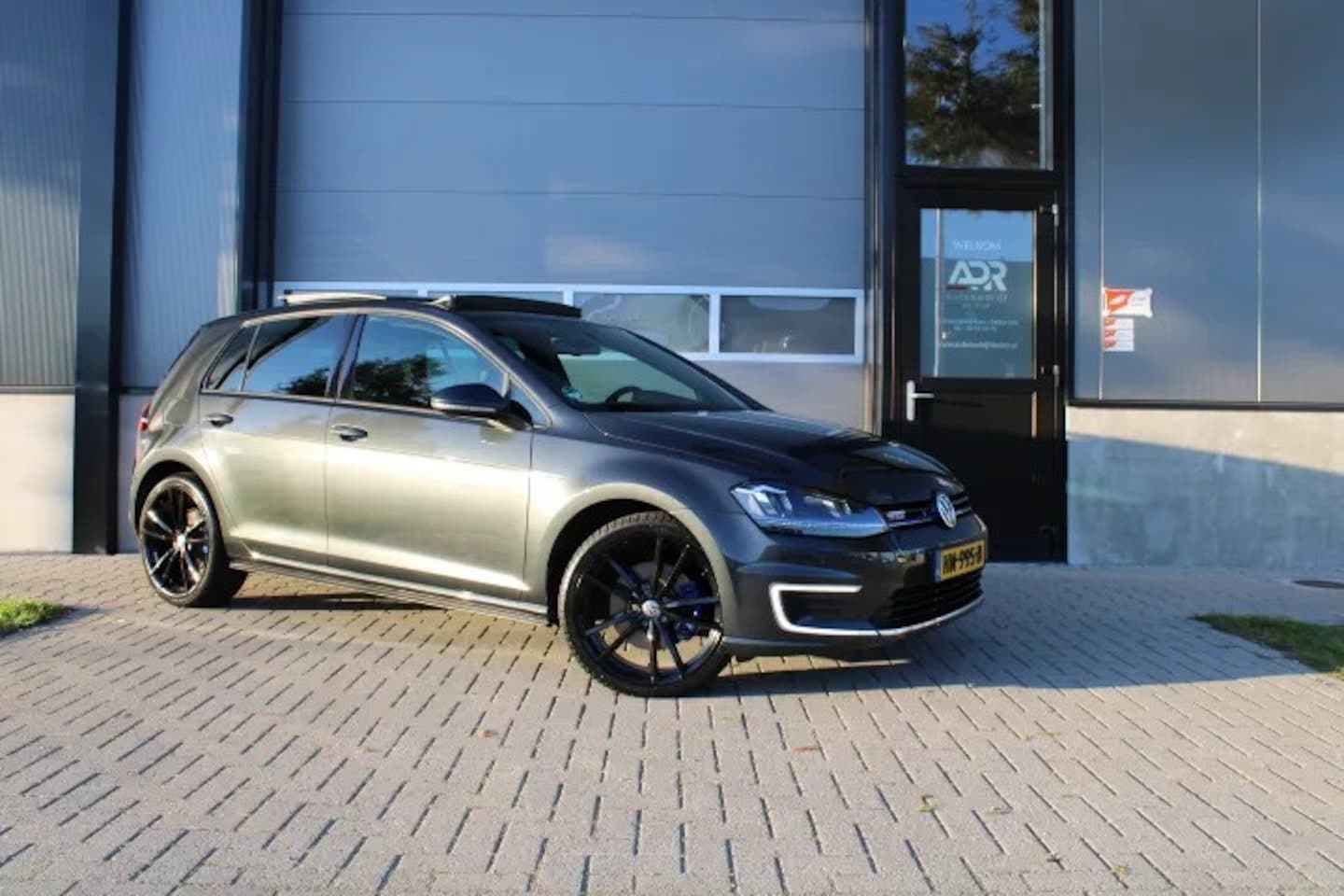 Volkswagen Golf - 1.4 TSI GTE /PANO/LEER/19"/CAMERA/PDC V+A VOLL - AutoWereld.nl