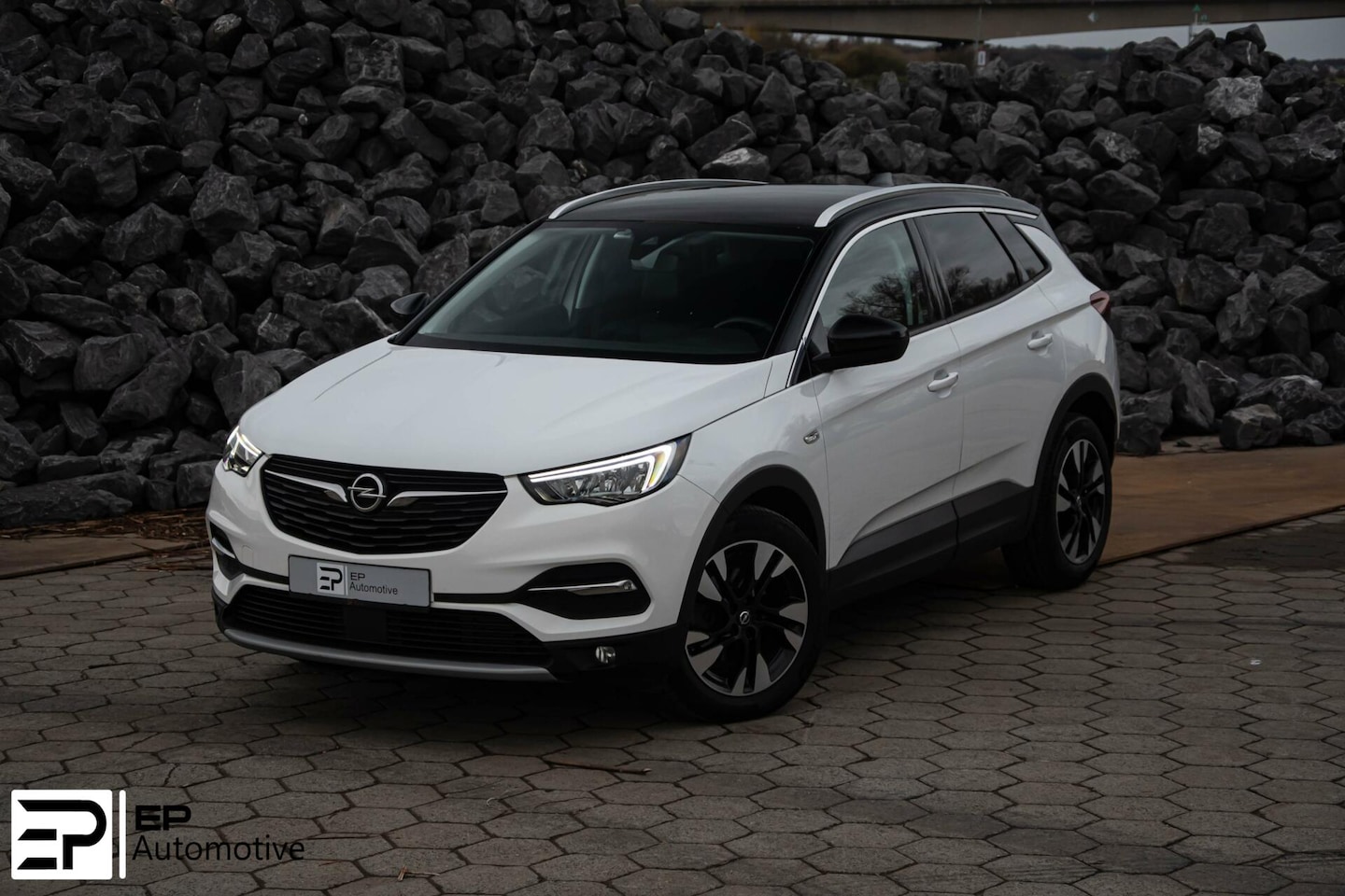 Opel Grandland X - 1.6 Turbo |Apple CarPlay|Dealer Onderhouden - AutoWereld.nl