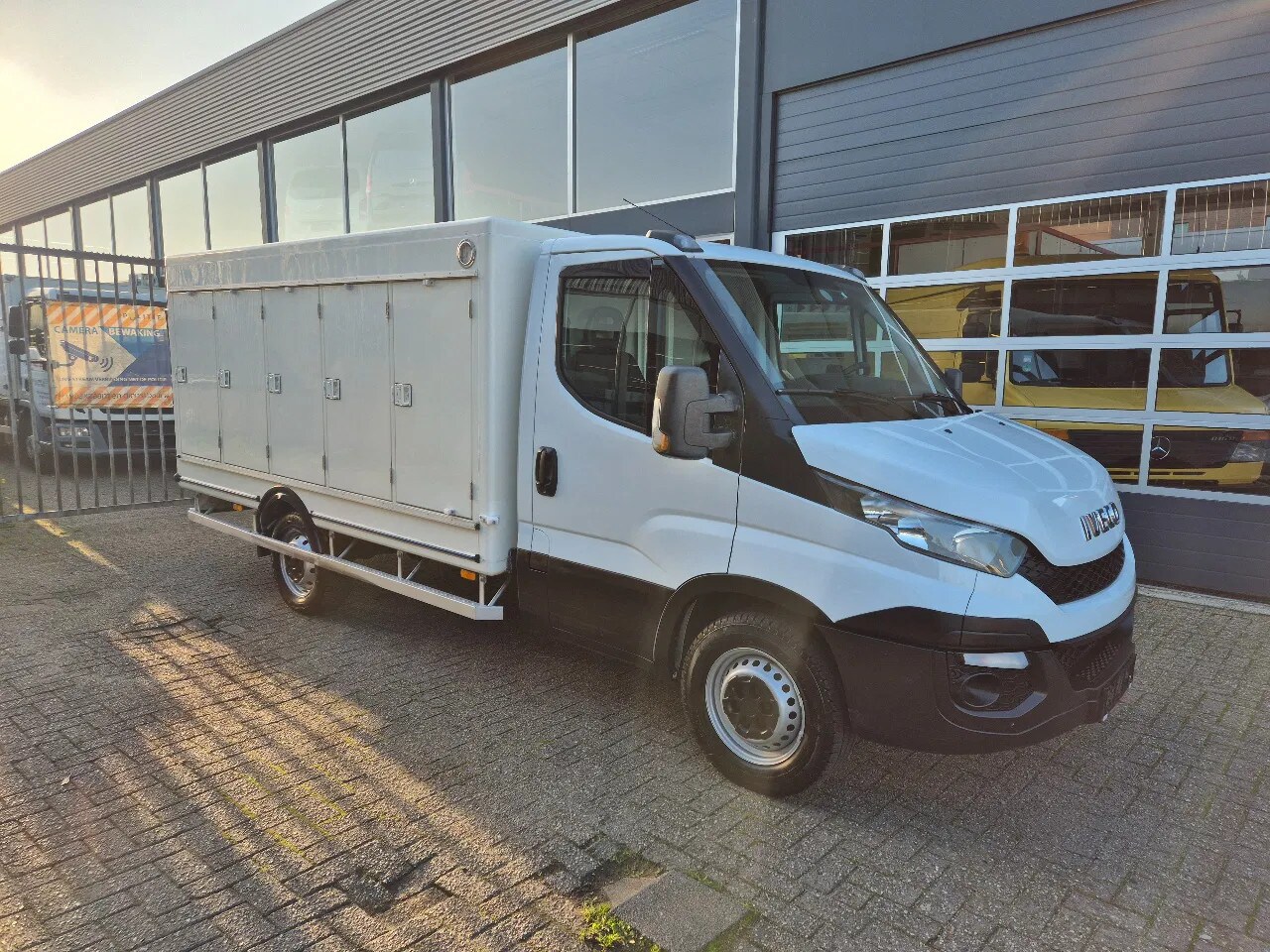 Iveco Daily - 35S13 ijswagen 5+5 Turen -40 Celsius Diepvries - AutoWereld.nl