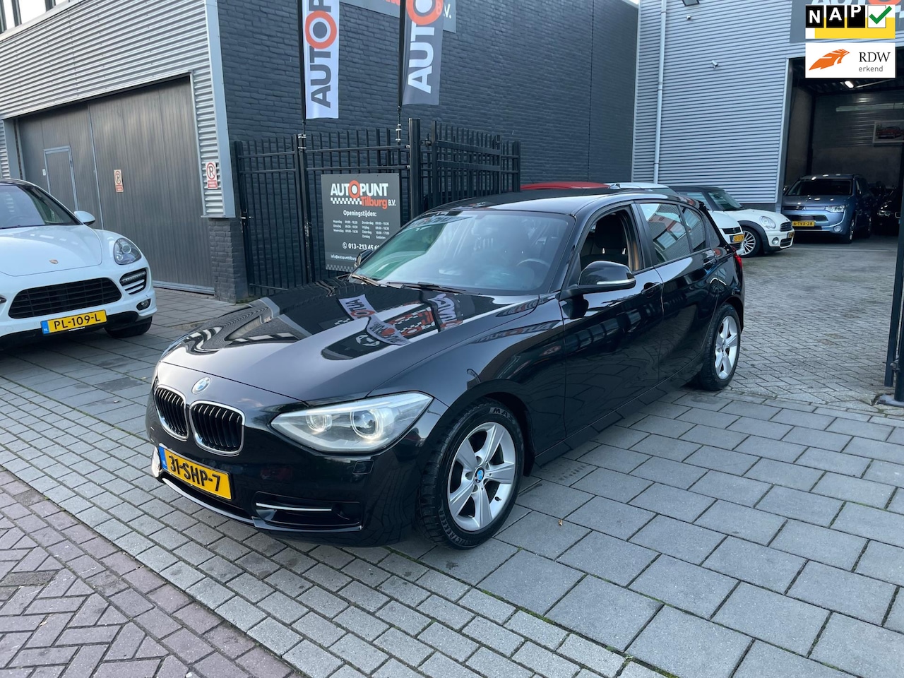 BMW 1-serie - 116i Sport 3e Eigenaar! Airco Navi 6Bak NAP APK - AutoWereld.nl