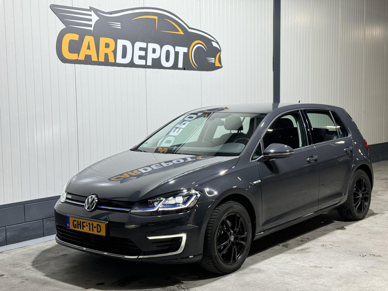 Volkswagen e-Golf - E-DITION ZGAN.Super netjes.Vol jaar APK - AutoWereld.nl