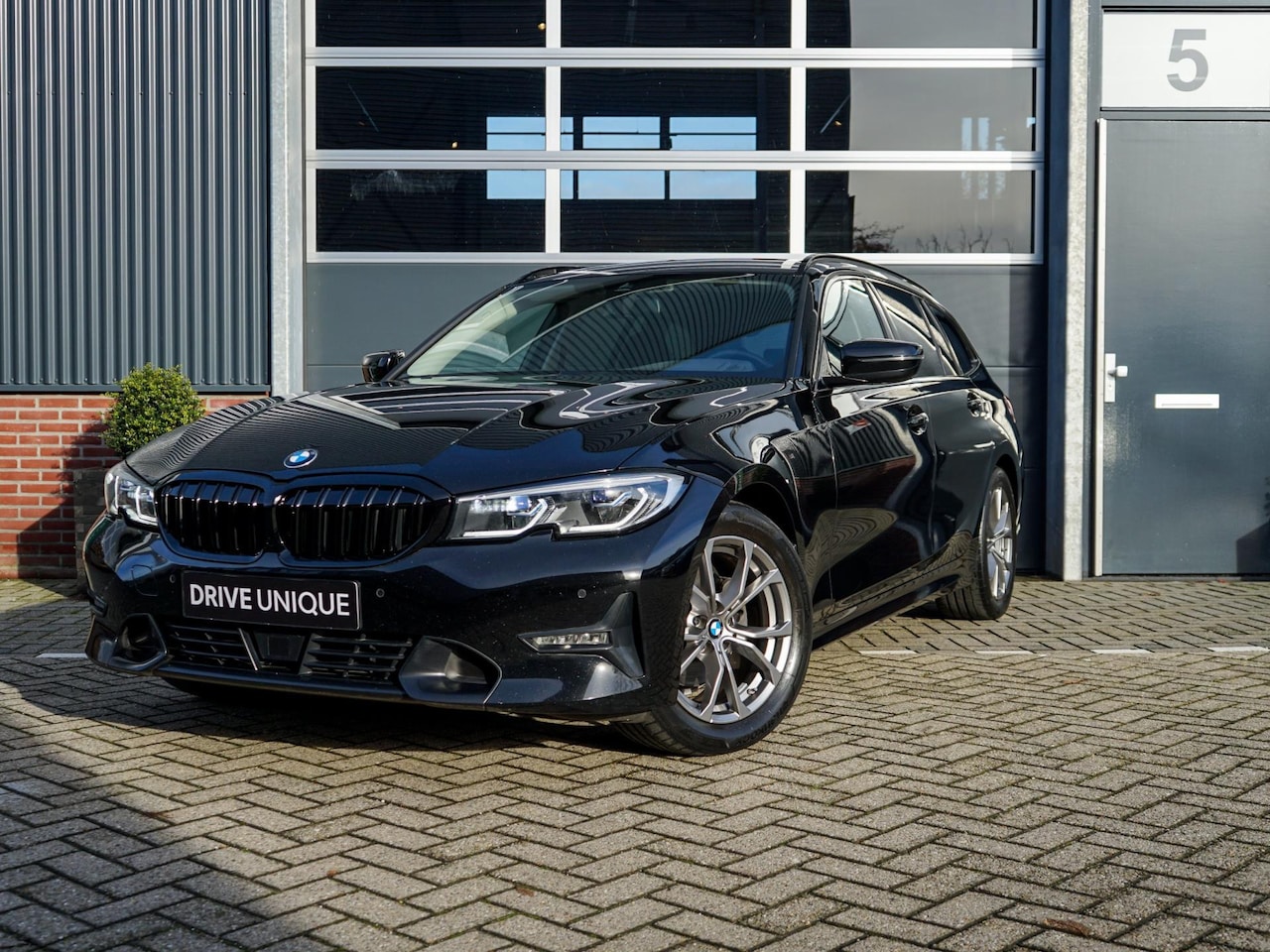 BMW 3-serie Touring - 320d High Executive 320d High Executive, Sport Line, Harman/Kardon, Winterpakket, Head-Up Display, Keyless Ent - AutoWereld.nl