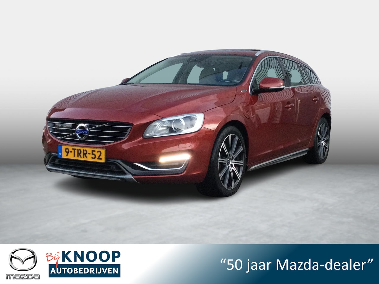 Volvo V60 - 2.4 D6 AWD Plug-In Hybrid Summum | Trekhaak | Schuifdak | Leder | - AutoWereld.nl