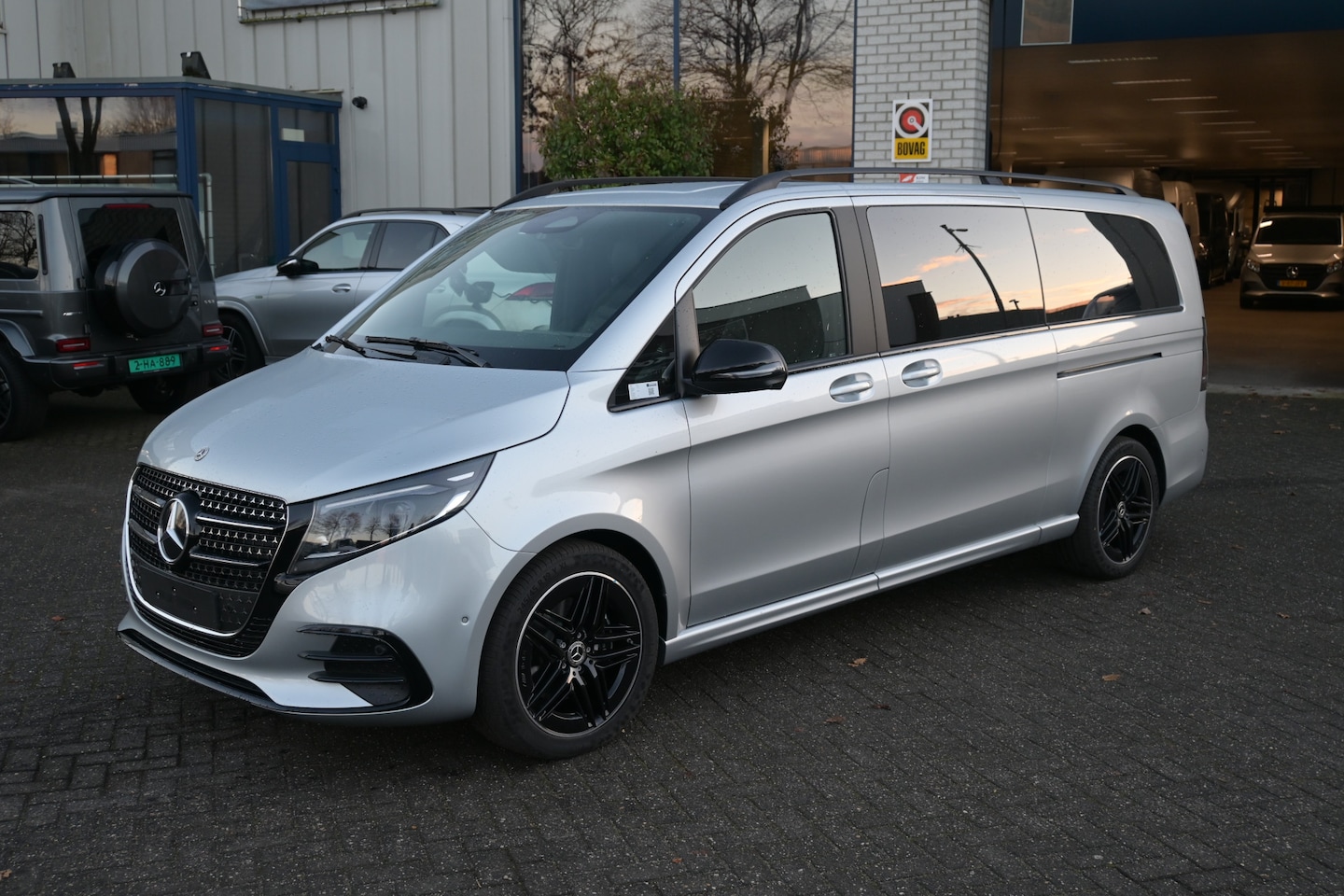 Mercedes-Benz V-klasse - 300d L3 Avantgarde AMG pakket, Luchtvering, Stoelkoeling, 360 Graden camera - AutoWereld.nl