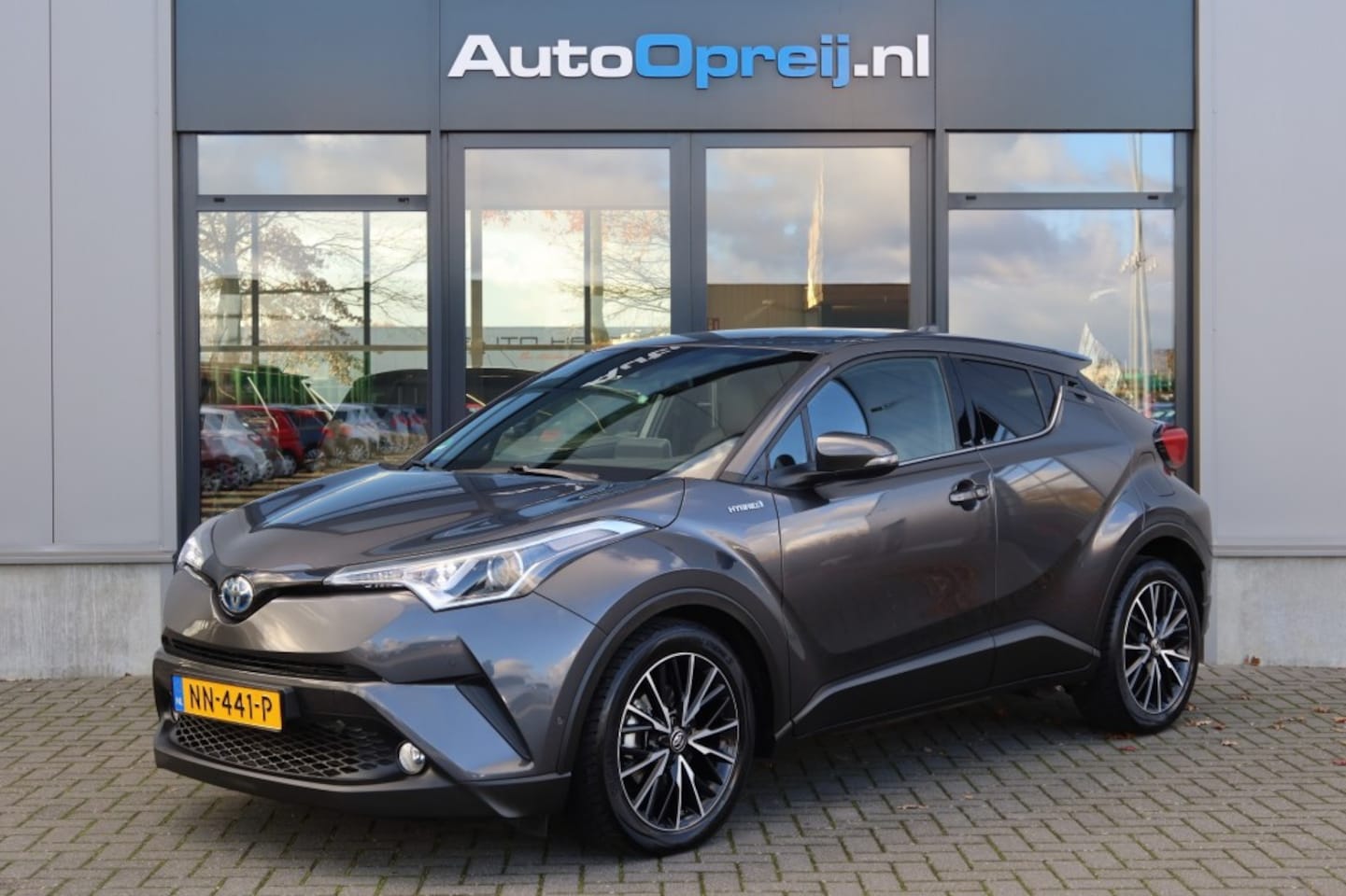 Toyota C-HR - 1.8 HYBRID AUTOMAAT Executive Clima, NAVI, Camera, Trekhaak afnb - AutoWereld.nl