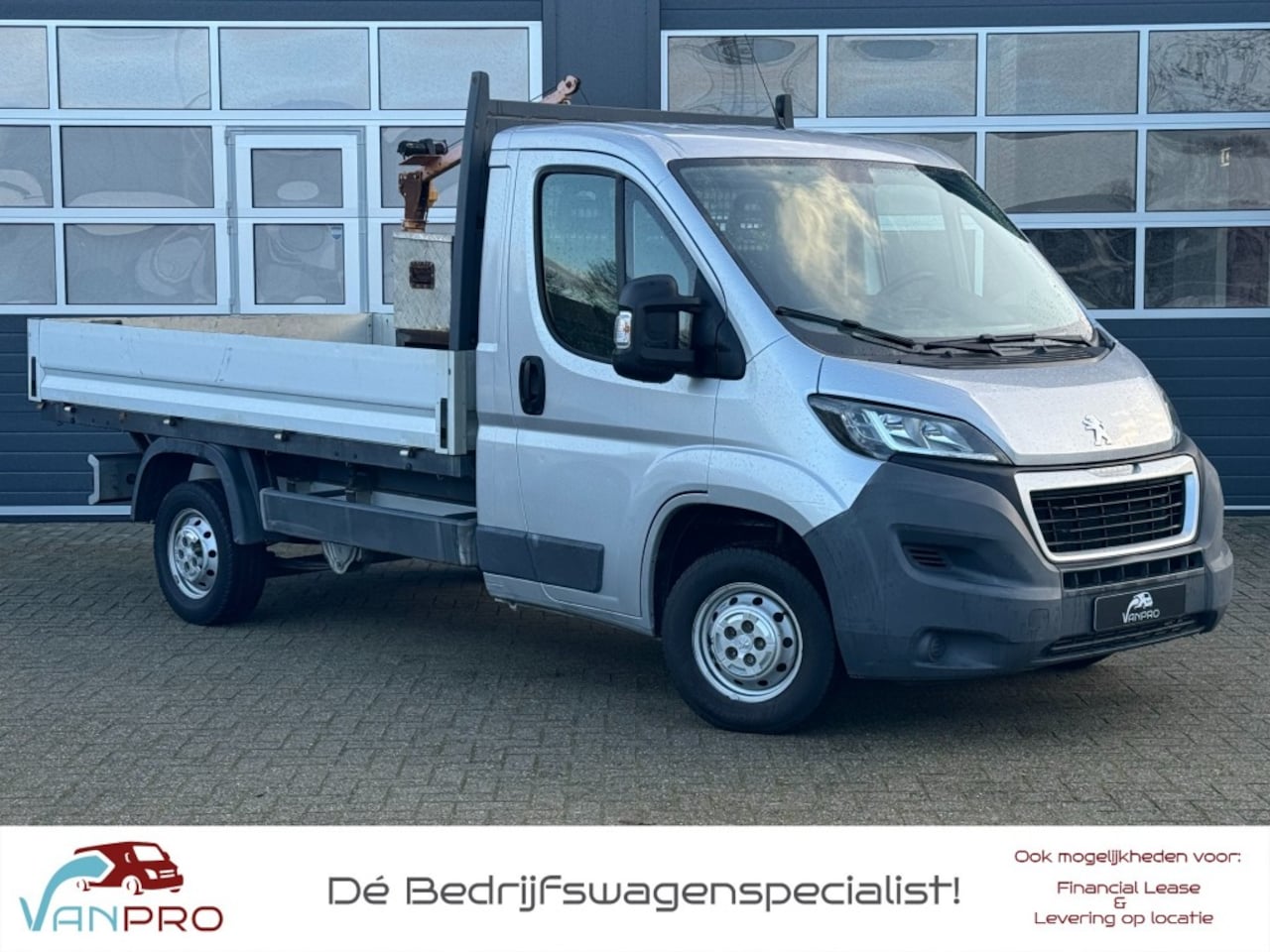 Peugeot Boxer - 2.2 HDI 130 PK Open laadbak / Kraan / 2500kg AHW / Pick up - AutoWereld.nl