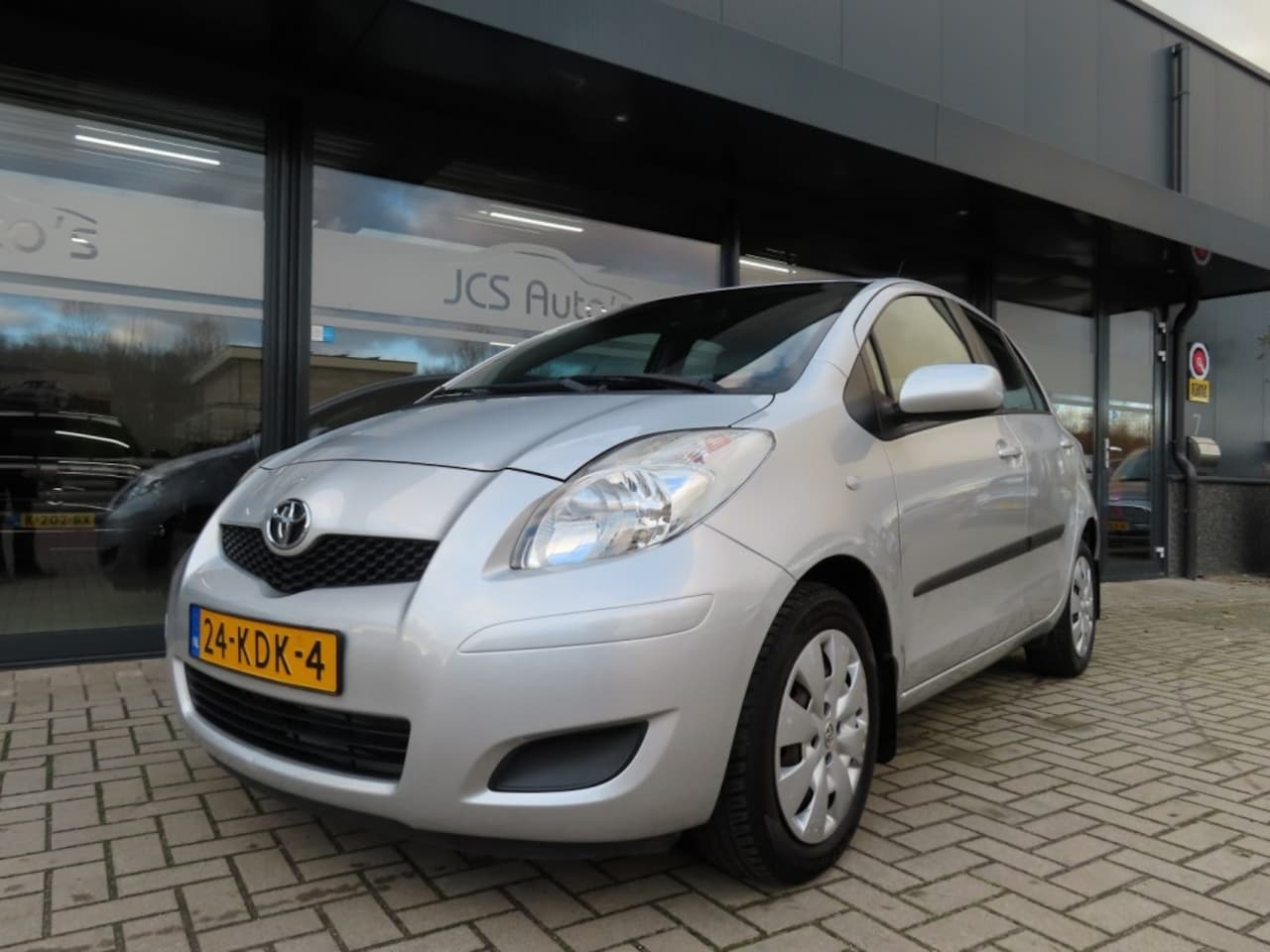 Toyota Yaris - 1.3 VVTI Aspiration Automaat Airco Cruise Pdc 2010 - AutoWereld.nl