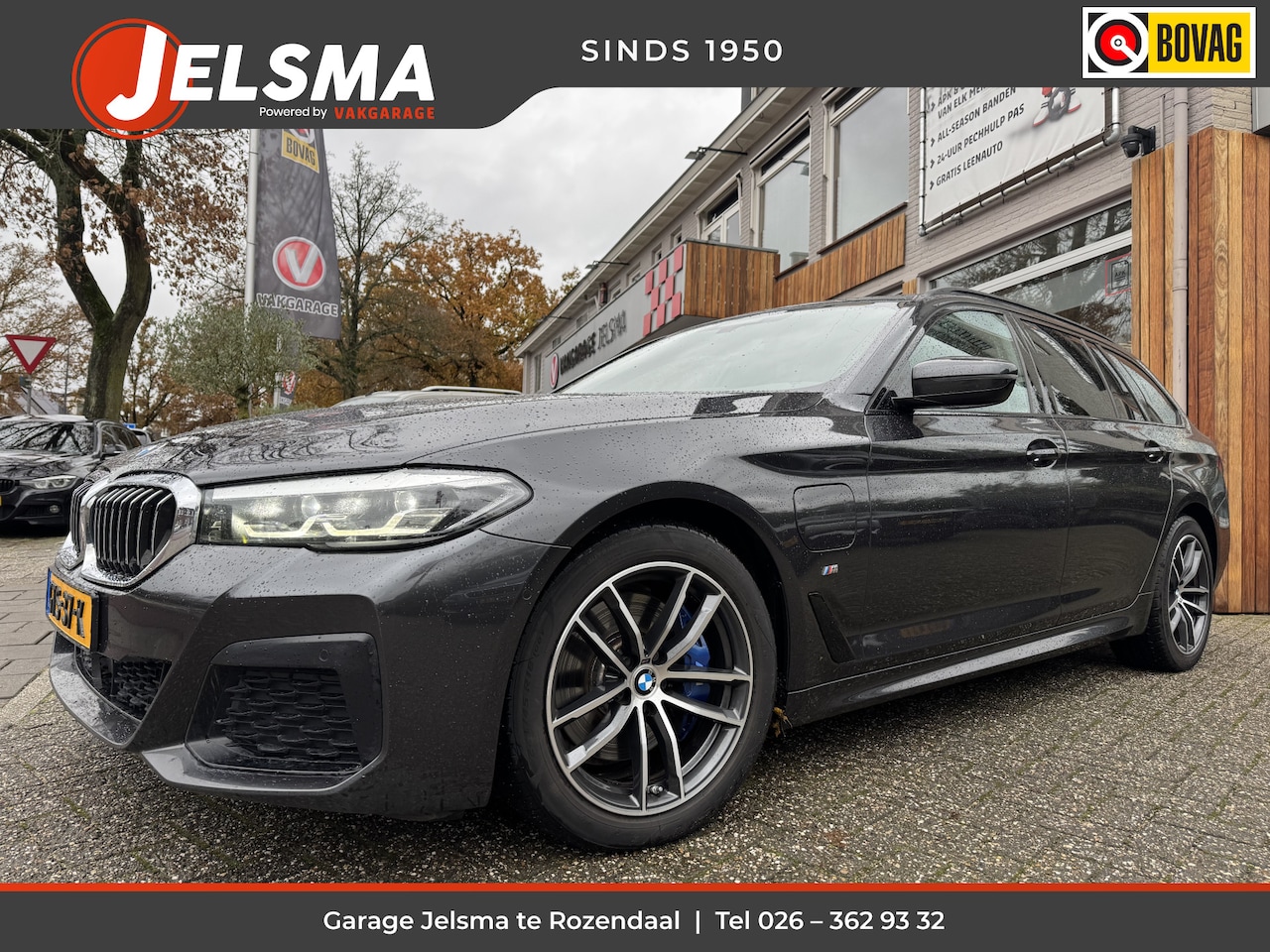 BMW 5-serie Touring - 530e PHEV M Sport, Panoramadak | Trekhaak | Camera - AutoWereld.nl