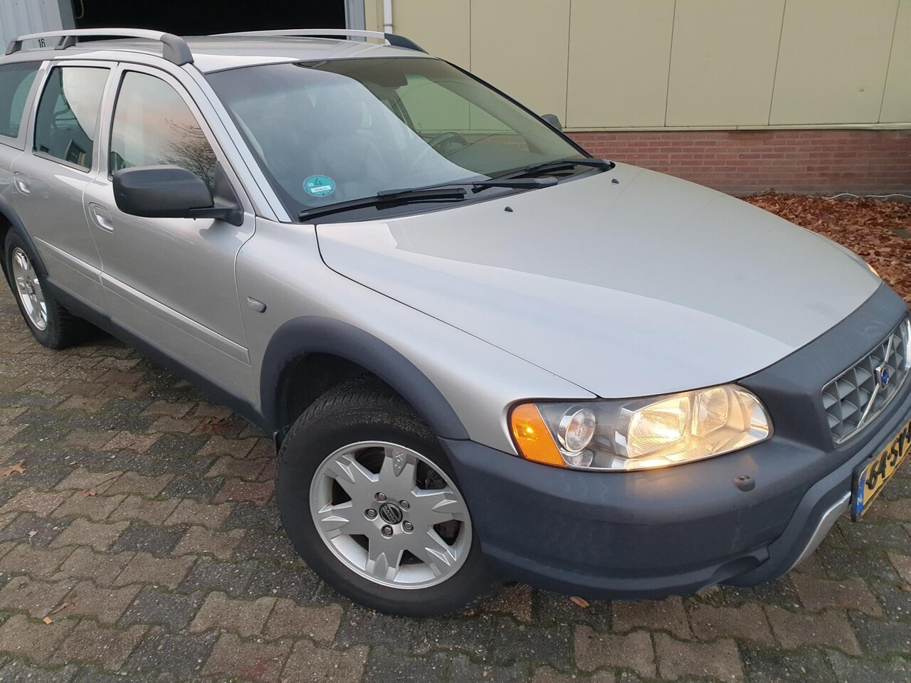 Volvo XC70 - 2.5 T Momentum 2.5 T Momentum - AutoWereld.nl