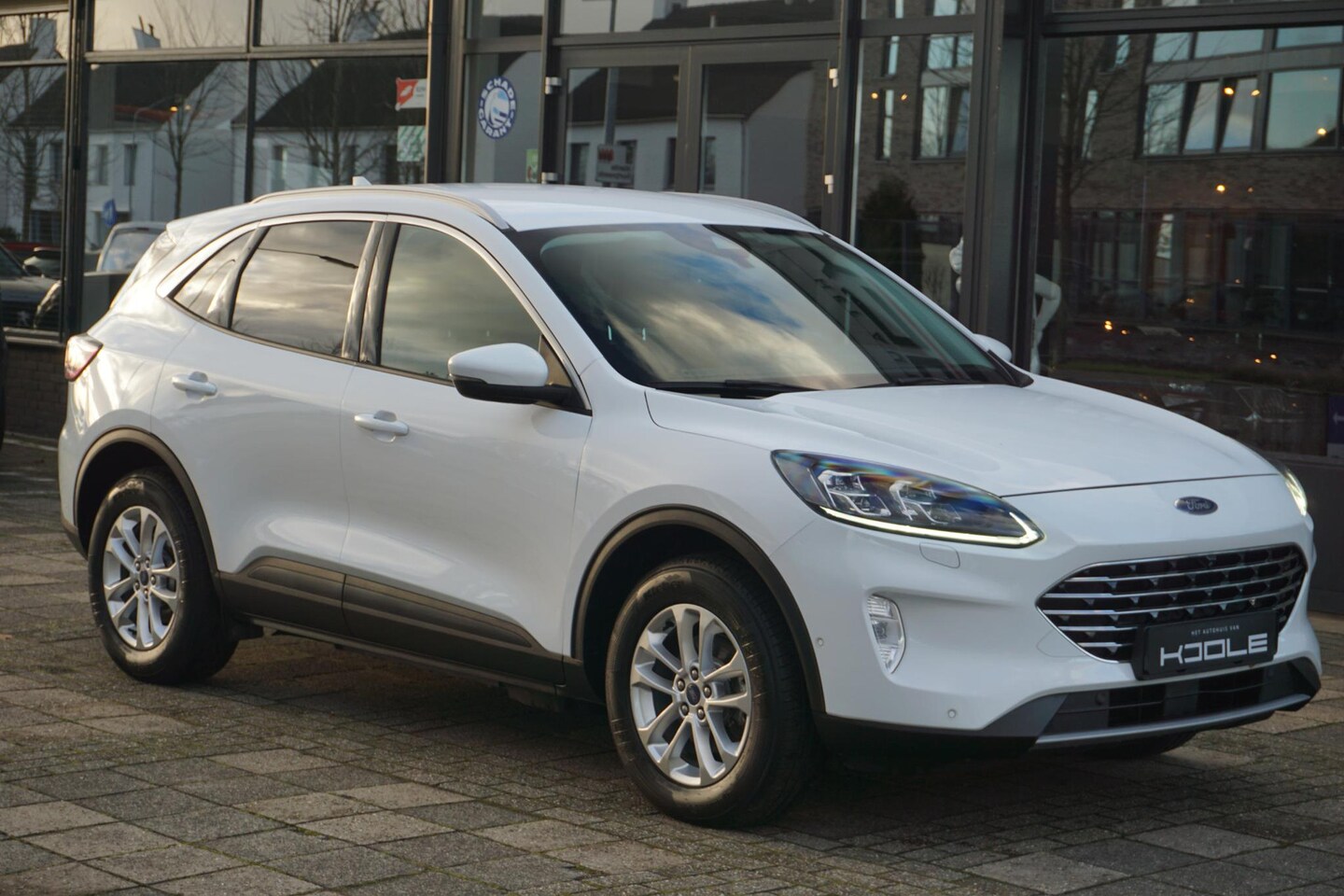 Ford Kuga - 2.5 PHEV Titanium | Driver Assistance Pack | trekhaak - AutoWereld.nl