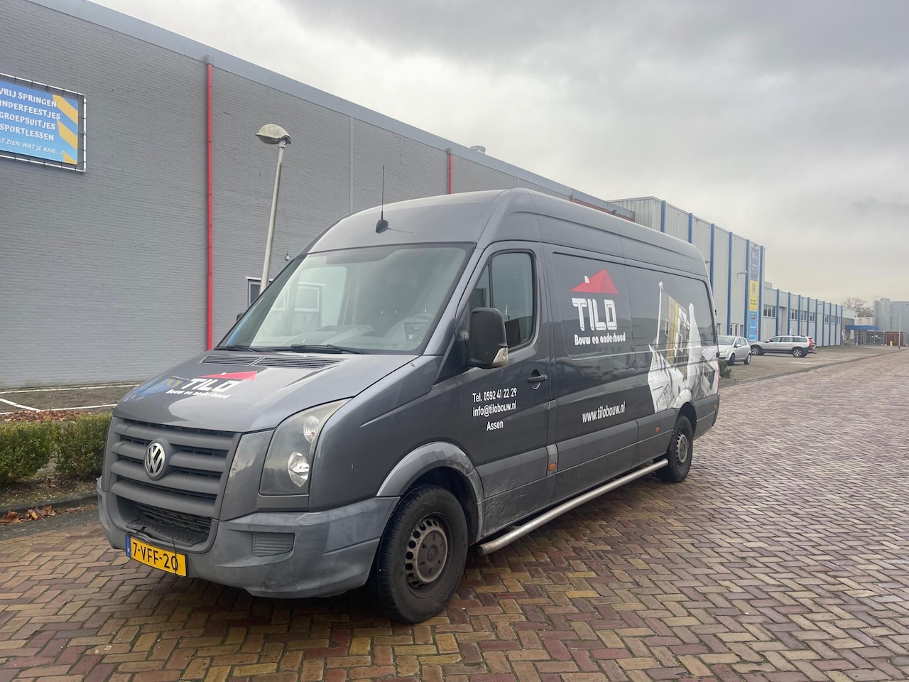 Volkswagen Crafter - 35 2.5 TDI L3H2 237.000 Nap Automaat Maxi Grijs 2009 - AutoWereld.nl