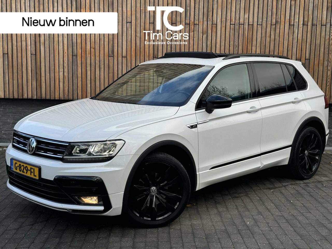 Volkswagen Tiguan - 1.5 TSI R-line Automaat | Panorama | Leer | LED Verlichting | Actief Demping Systeem | Ach - AutoWereld.nl