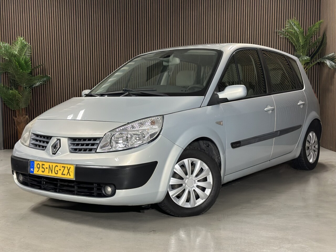 Renault Scénic - 1.6-16V Expr.Comf. - AutoWereld.nl