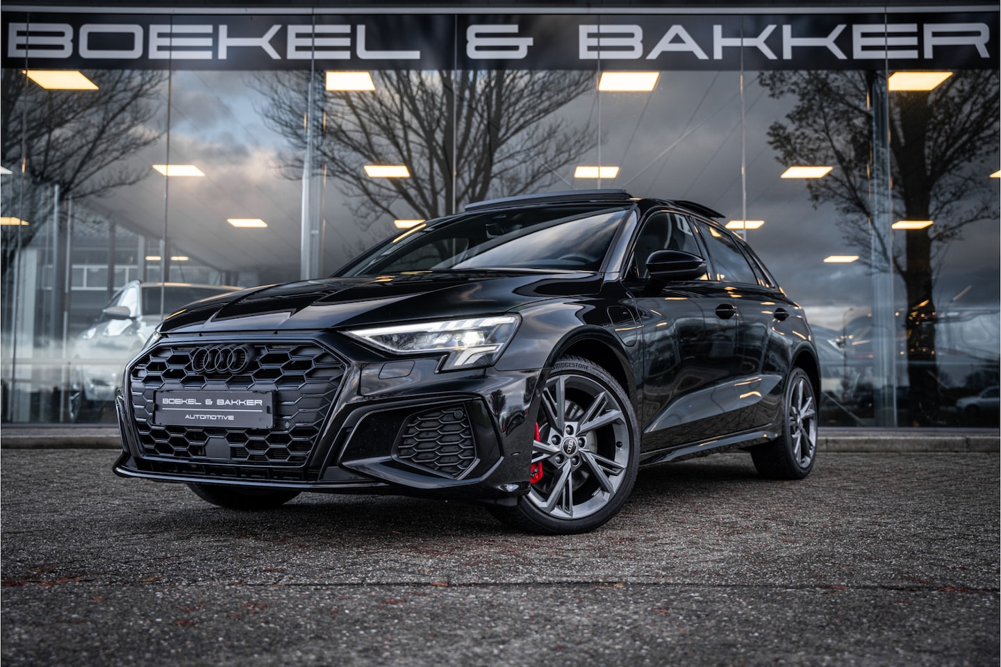 Audi A3 Sportback - 45 TFSI e S edition Panodak - Black Optic - B&O - AutoWereld.nl