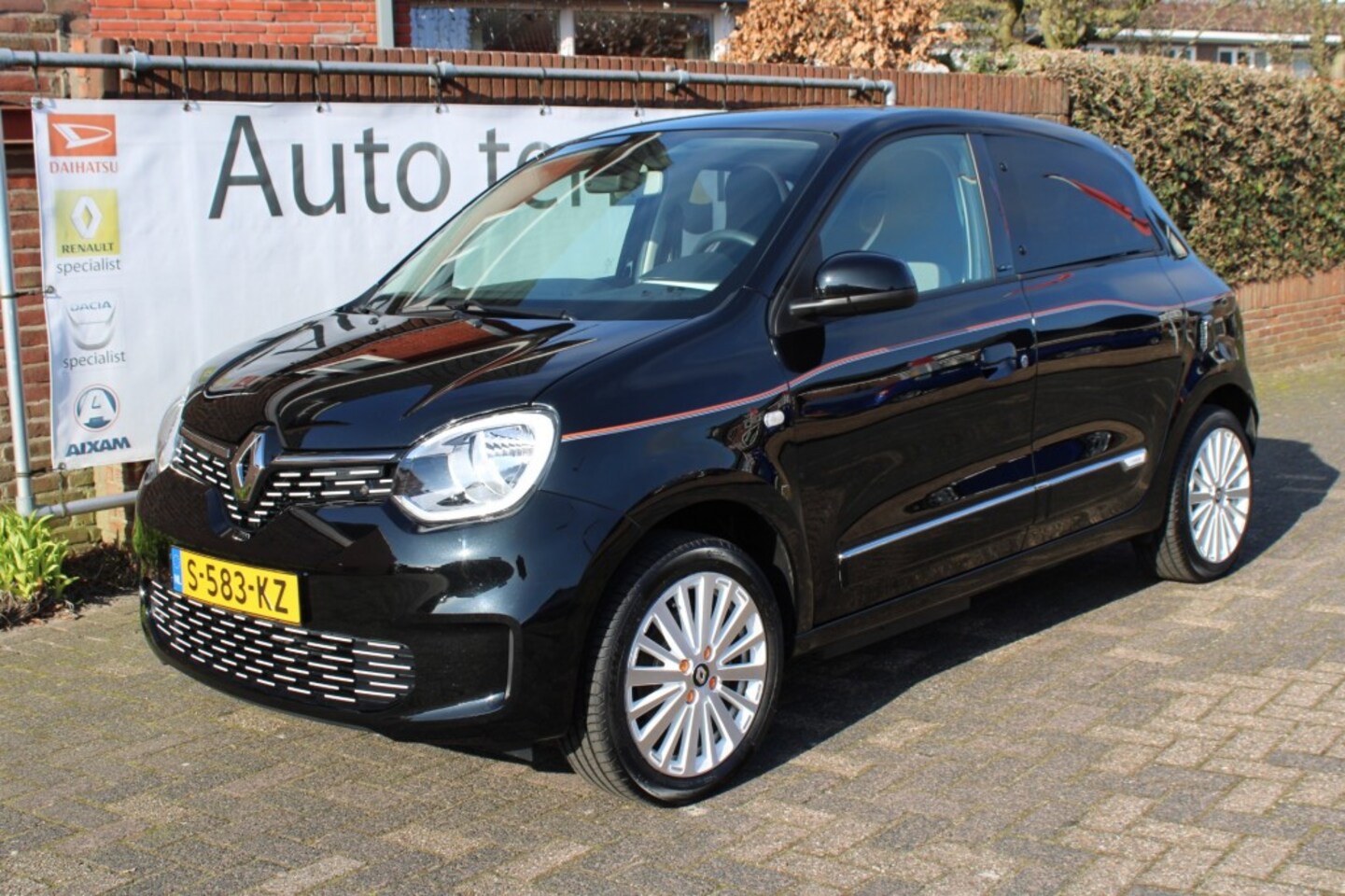 Renault Twingo - *: € 12.900,- na aftrek overheidssubsidie. Z.E. R80 Vibes  luxe - AutoWereld.nl