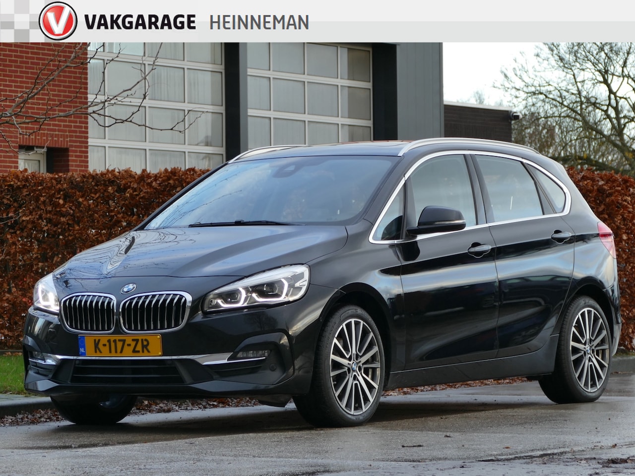 BMW 2-serie Active Tourer - 218i High Executive AUTOMAAT | leder | stoelverwarming | panoramadak | trekhaak - AutoWereld.nl