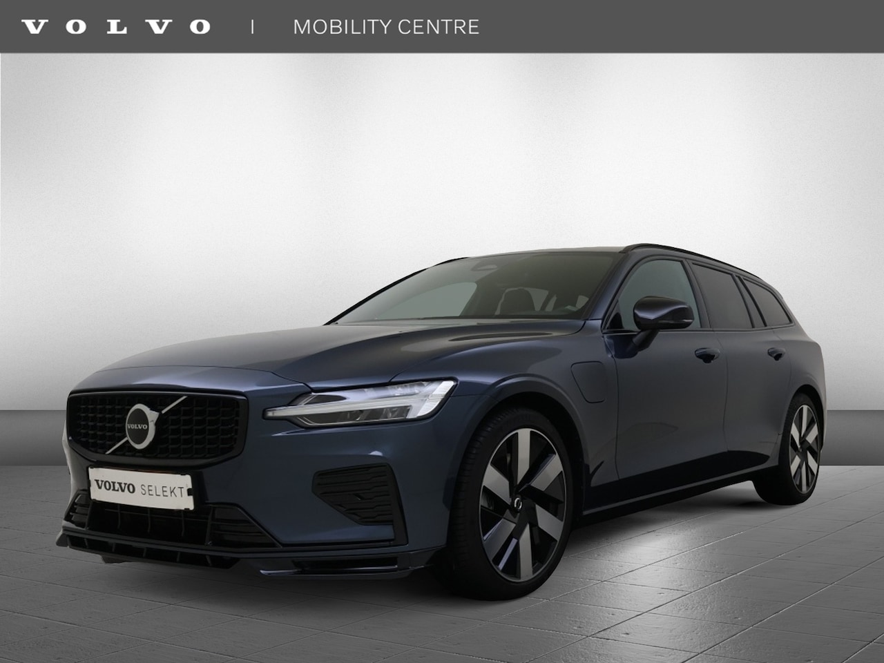 Volvo V60 - 2.0 T6 AWD Plus Dark | DEMO | HEICO BUMPER | Pilot Assist - AutoWereld.nl