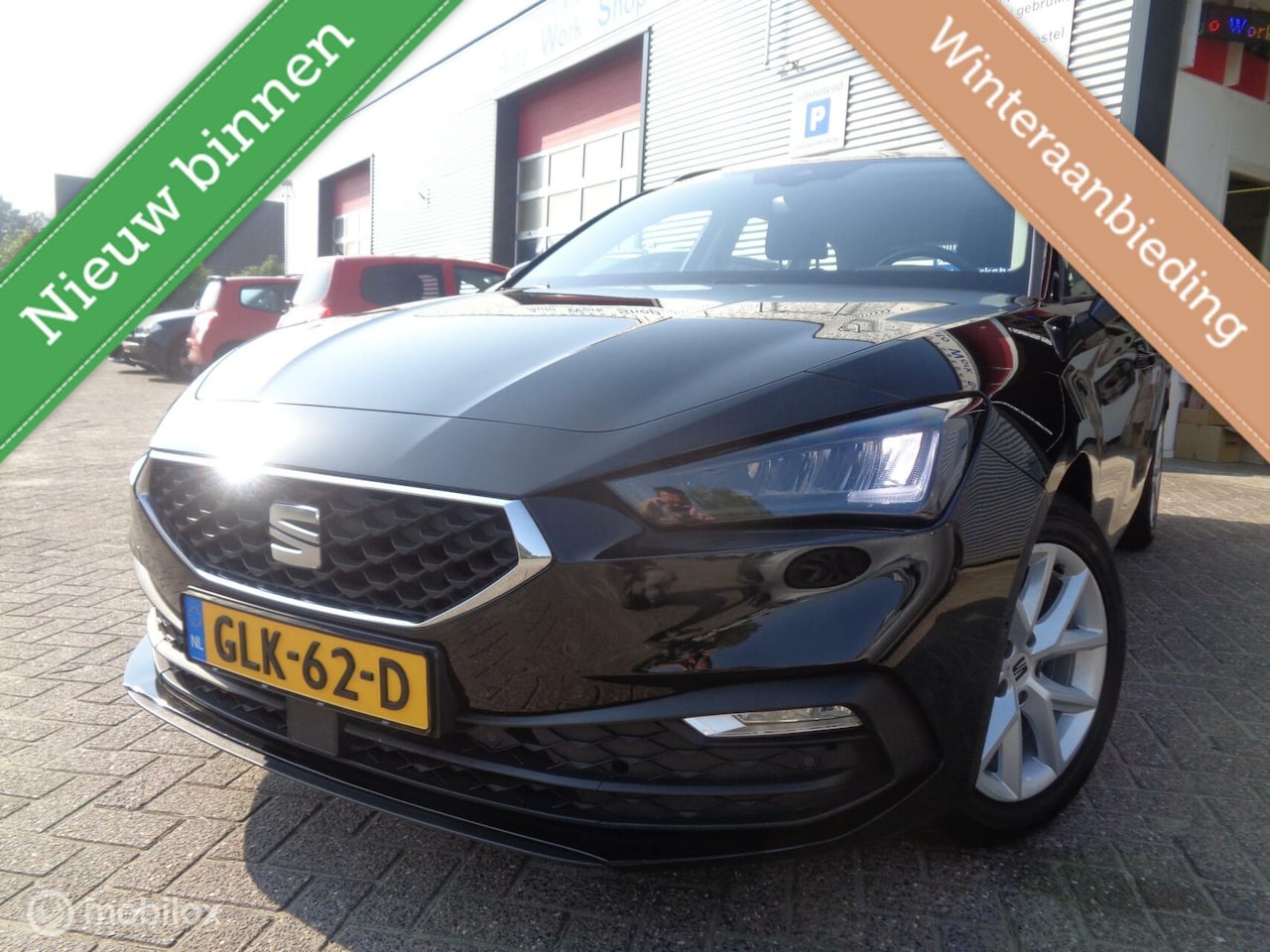 Seat Leon Sportstourer - 1.5 TSI 130pk Style Edition/LED/PDC/Airco/Carplay/Lm/1st eig/Virtual cockpit/Navigatie/Nie - AutoWereld.nl