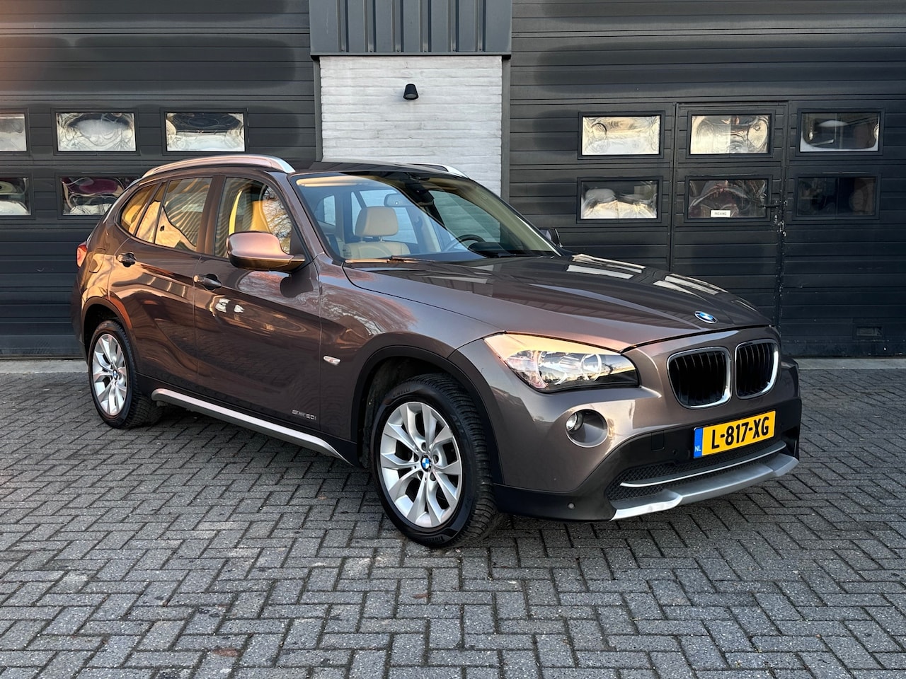 BMW X1 - sDrive20i SDrive20i, Automaat, Trekhaak, Nieuwe ketting! - AutoWereld.nl