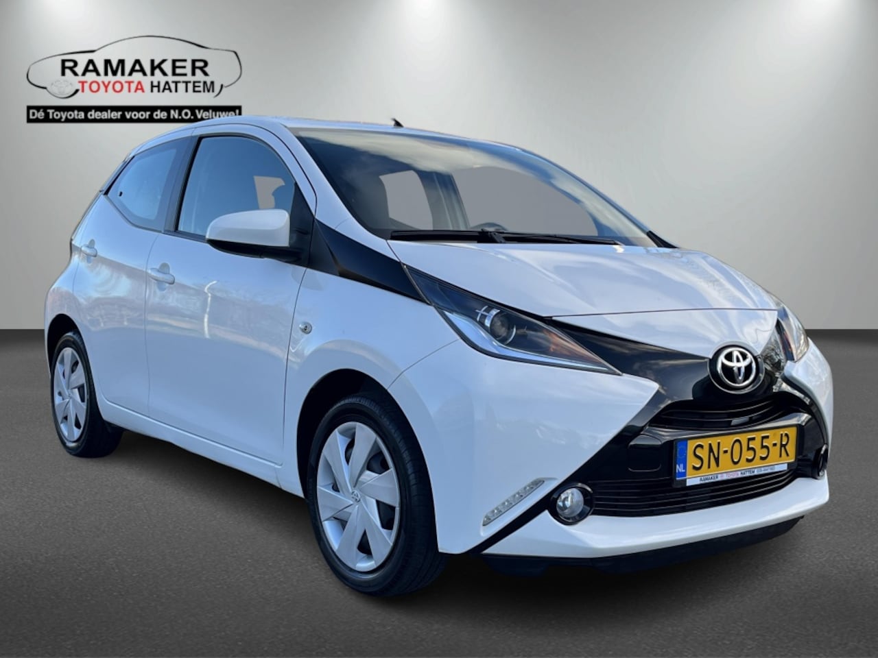 Toyota Aygo - 1.0 VVT-i x-nav 1.0 VVT-i x-nav - AutoWereld.nl