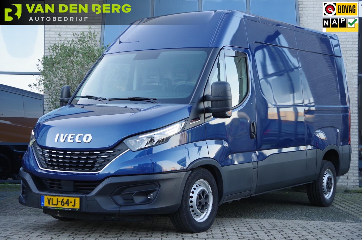 Iveco Daily - 35S18HV 3.0 352L H3 180PK AUT. LED, 3.5T TREKHAAK, CAMERA, NAVI, CRUISE, CLIMA, NL AUTO, N - AutoWereld.nl