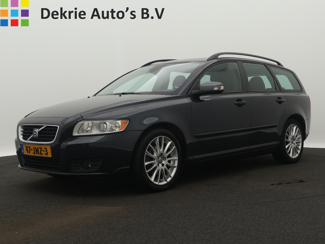 Volvo V50 - 1.8 Sport / Airco-auto / Trekhaak / Lmv 17" / Cruise-ctr. / Parkdistance / Bluetooth / Apk - AutoWereld.nl