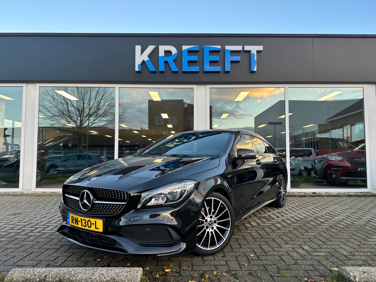 Mercedes-Benz CLA-klasse Shooting Brake - 180 White Art Edition Apple Carplay | Camera - AutoWereld.nl