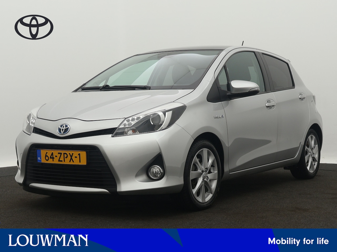 Toyota Yaris - 1.5 Full Hybrid Dynamic | Panoramadak | Camera | Half leder | LM velgen | Climate Control - AutoWereld.nl