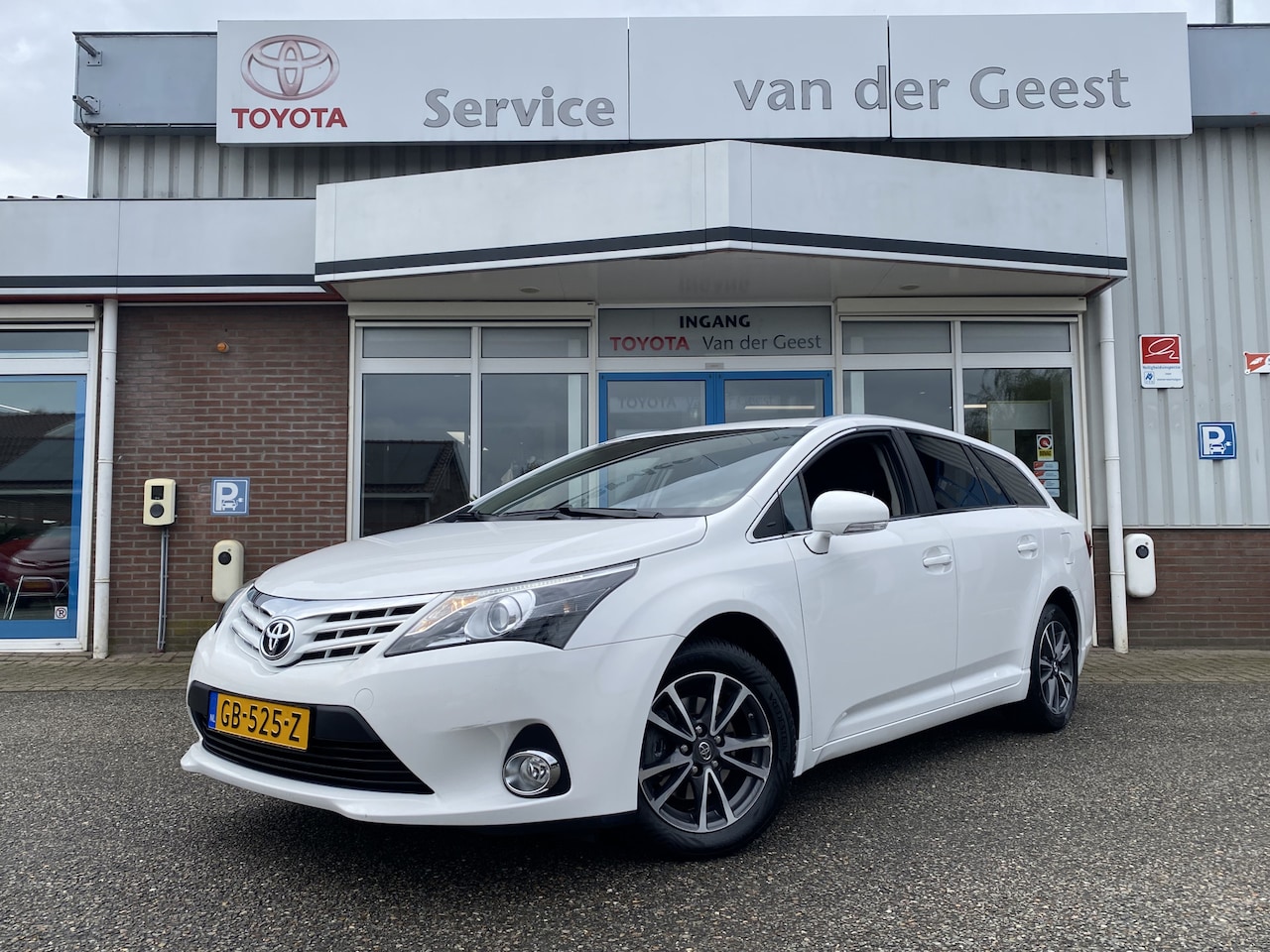 Toyota Avensis Wagon - 1.8 VVTi Business 1.8 VVTi Business - AutoWereld.nl