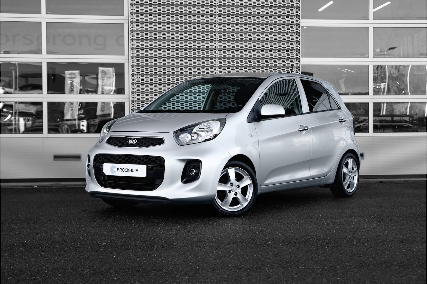 Kia Picanto - 1.0 CVVT ComfortPlusLine Navigator | Cruise control | Navigatie | Camera | Climate Control - AutoWereld.nl