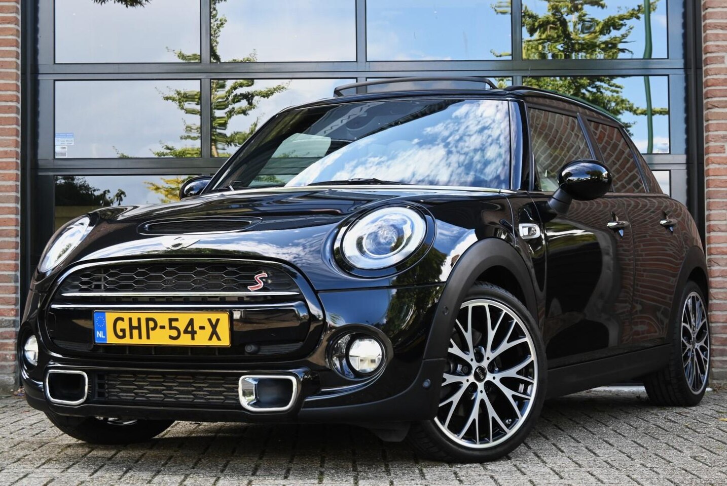 MINI Cooper S - Mini 2.0 Chili BLACK Pano Leder H&K A.Cruise DealerOH '17 - AutoWereld.nl