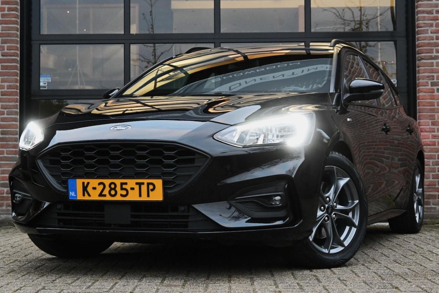 Ford Focus Wagon - 1.0 EcoBoost ST Line Business Carplay Cruise WinterPack ´20 - AutoWereld.nl