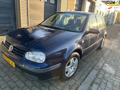 Volkswagen Golf - 1.6-16V Comfortline